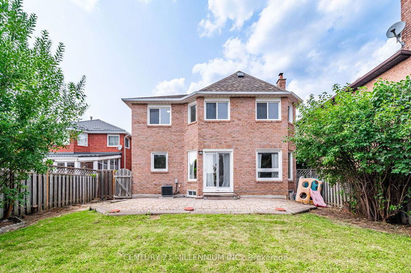 16 Brownridge Crt  Brampton, L6W 4L5 | Image 32