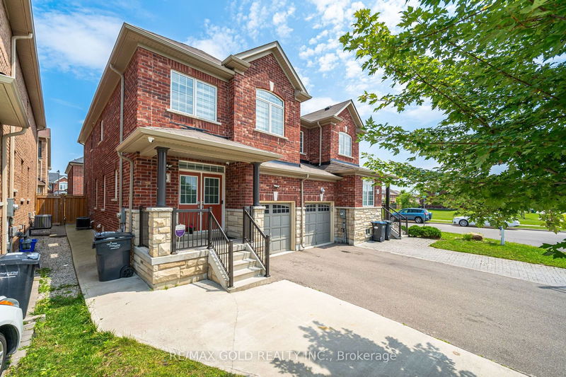 4 Deer Ridge Tr  Caledon, L7C 3Z7 | Image 1