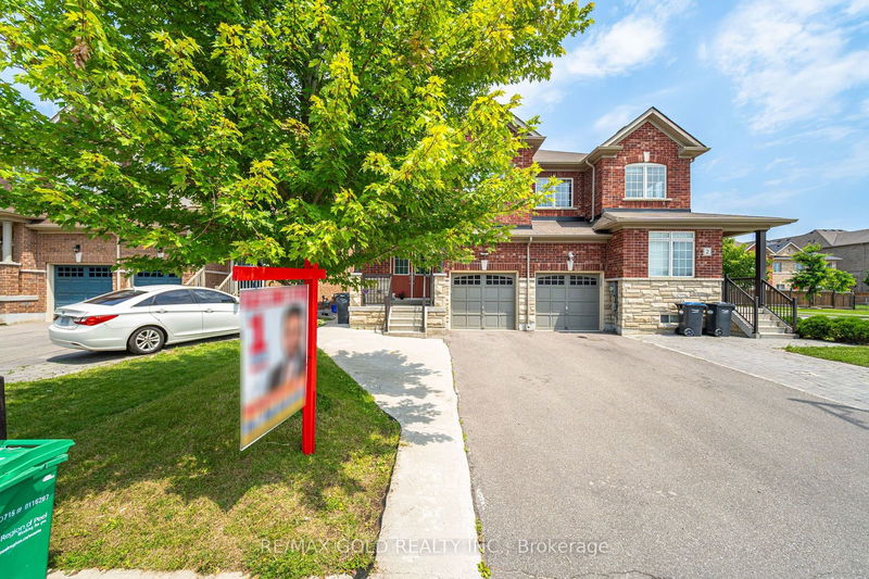 4 Deer Ridge Tr  Caledon, L7C 3Z7 | Image 3