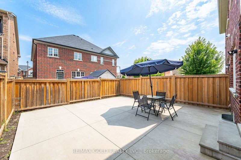 4 Deer Ridge Tr  Caledon, L7C 3Z7 | Image 35