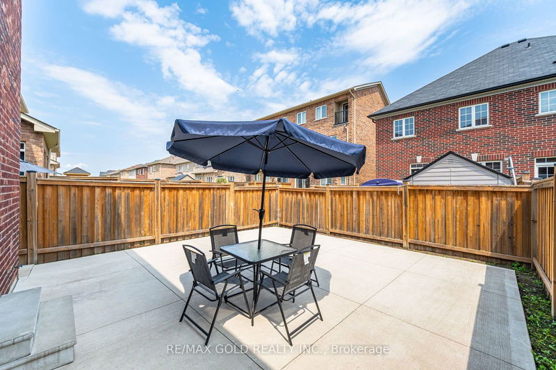 4 Deer Ridge Tr  Caledon, L7C 3Z7 | Image 36