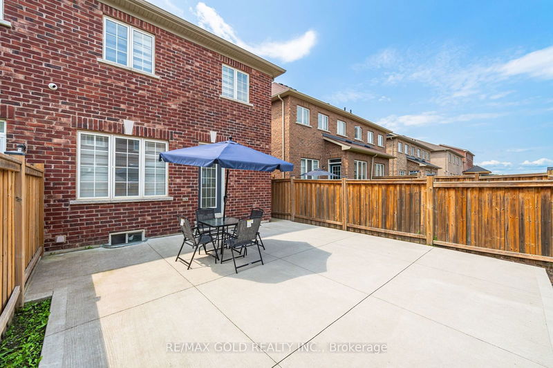 4 Deer Ridge Tr  Caledon, L7C 3Z7 | Image 37