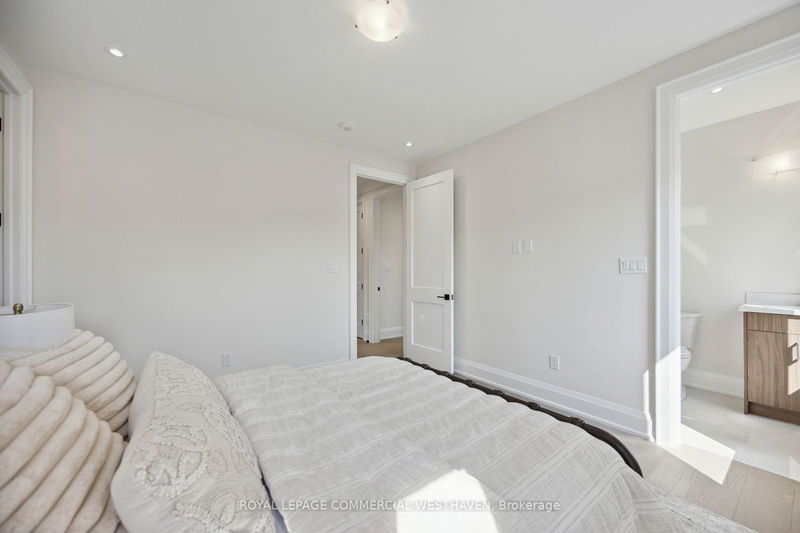 131 Anthony Rd  Toronto, M3K 1B7 | Image 27