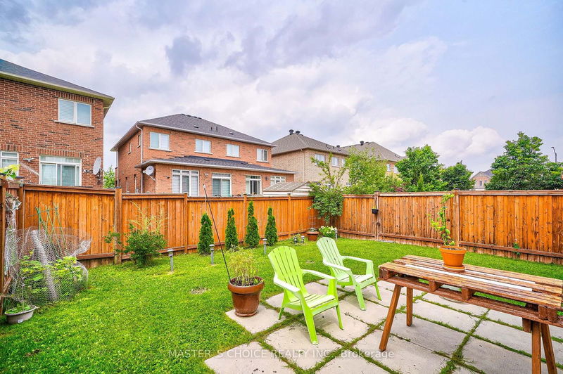 3315 Ruth Fertel Dr  Mississauga, L5M 0H5 | Image 37