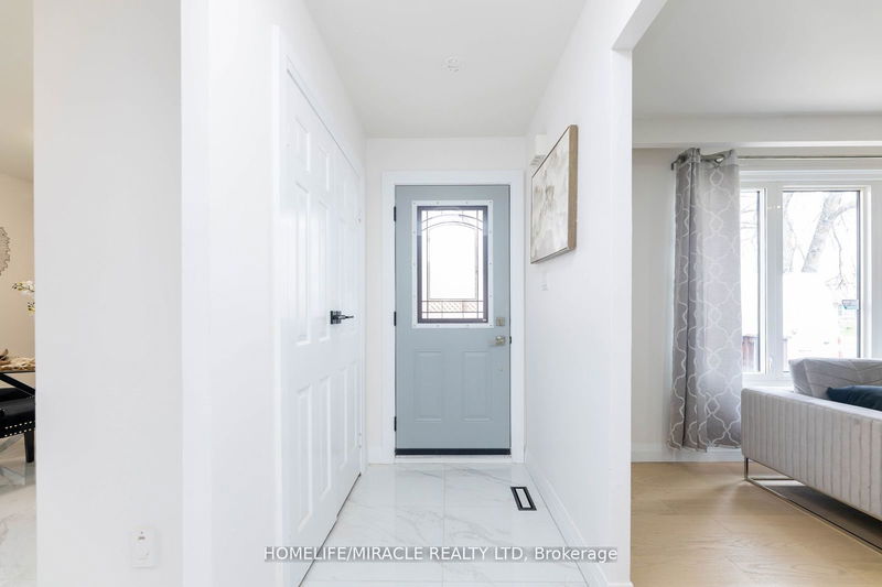 57 Reigate Ave  Brampton, L6V 2E2 | Image 4