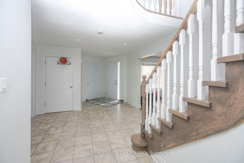 25 Oaklea Blvd  Brampton, L6Y 4H7 | Image 10