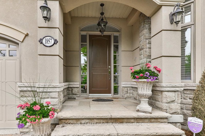 1857 Ivygate Crt, Mississauga, L5L 0A8 | Image 3