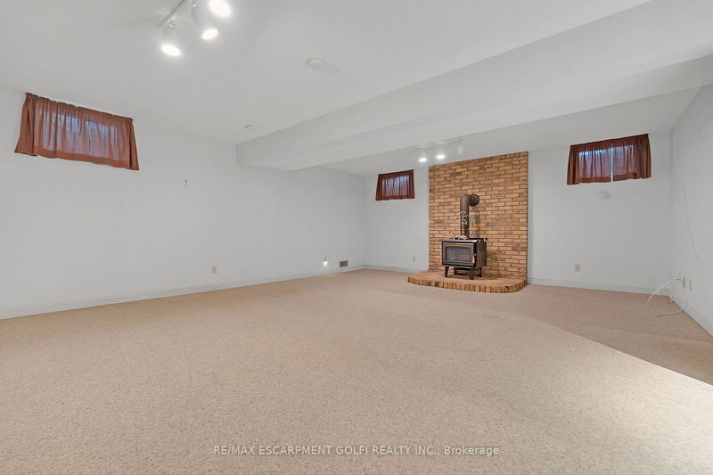 1243 Nathaniel Cres  Burlington, L7S 2A6 | Image 33