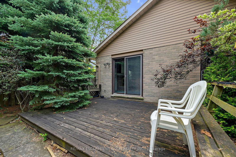 1243 Nathaniel Cres  Burlington, L7S 2A6 | Image 7