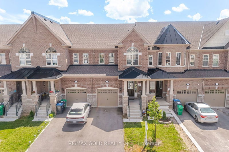 21 Pearman Cres  Brampton, L7A 4Y8 | Image 1