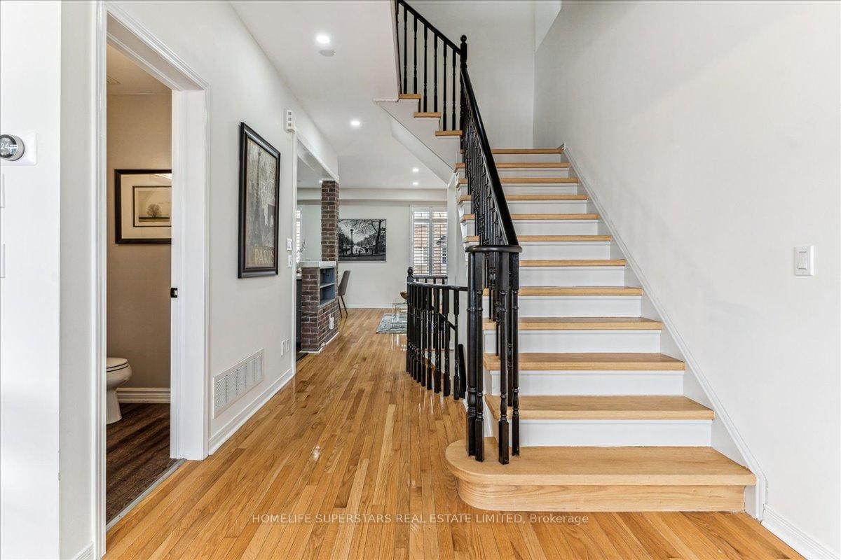Listing Image 17
