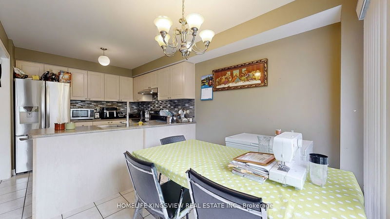 29 Mistdale Cres  Brampton, L7A 1S2 | Image 13