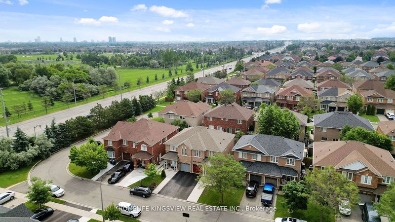 29 Mistdale Cres  Brampton, L7A 1S2 | Image 33