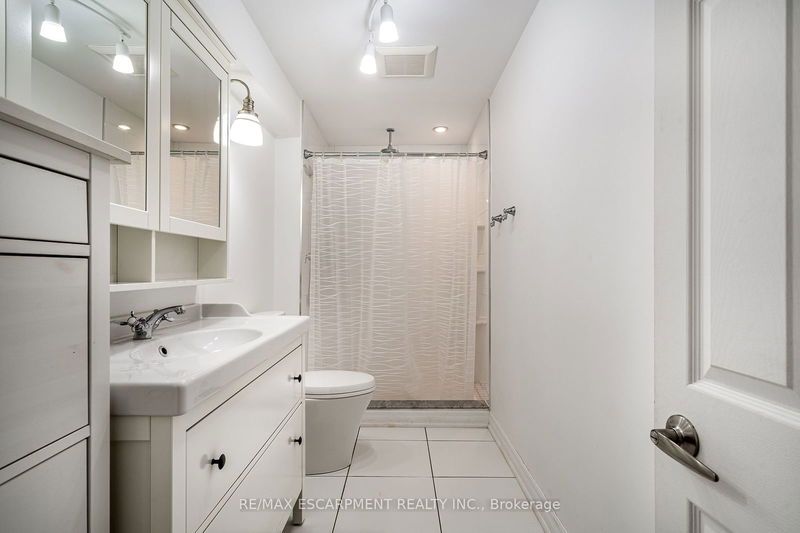 4107 Wheelwright Cres  Mississauga, L5L 2X3 | Image 27