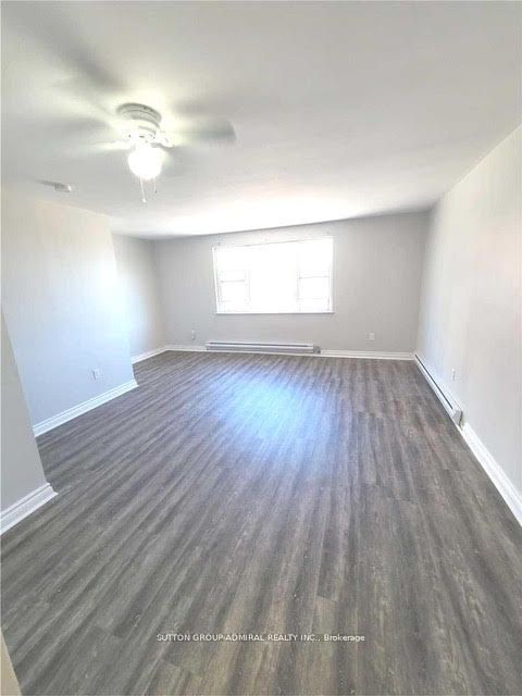 home for lease on A-1206A The Queensway
