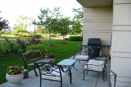 109 - 10 Dayspring Circ, Brampton, L6P1B9 | Image 2