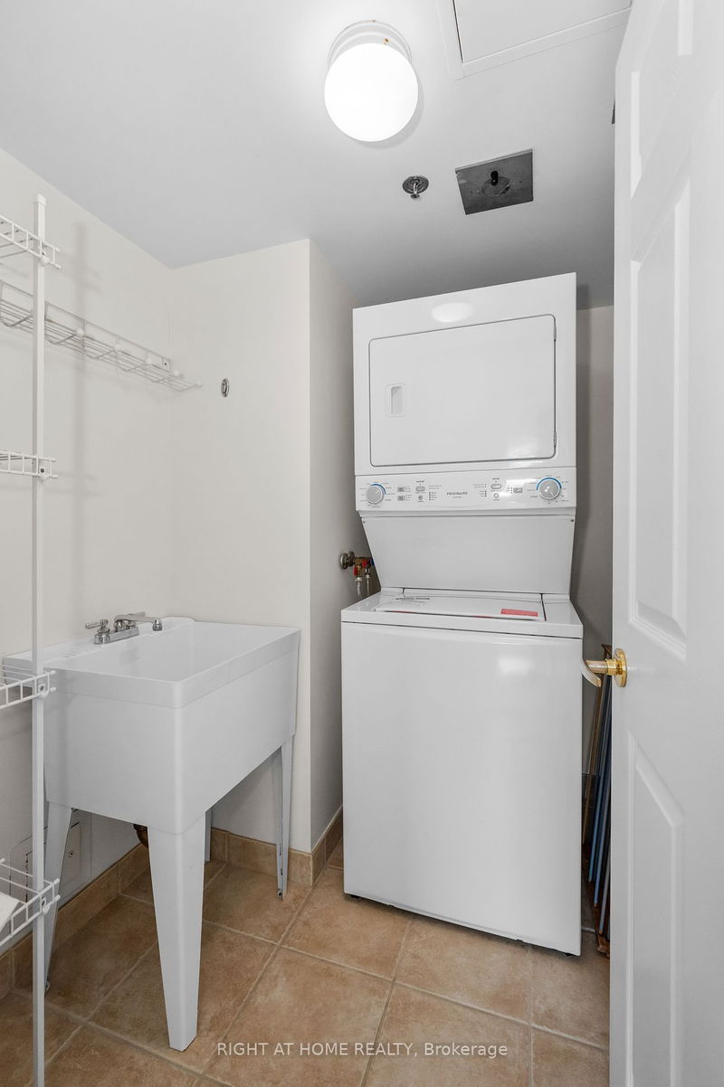  1214 - 100 Burloak Dr  Burlington, L7L 6P6 | Image 25