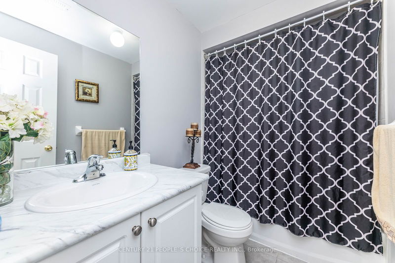 16 Gulfbrook Circ  Brampton, L6Z 0G4 | Image 37