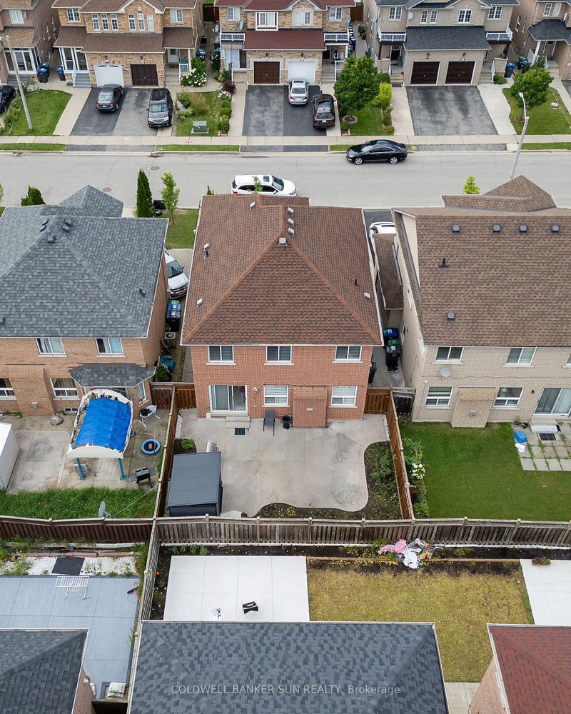 17 Flatfield Way  Brampton, L6P 1N6 | Image 36