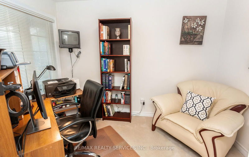 52 Sunny Glen Cres  Brampton, L7A 2C6 | Image 5