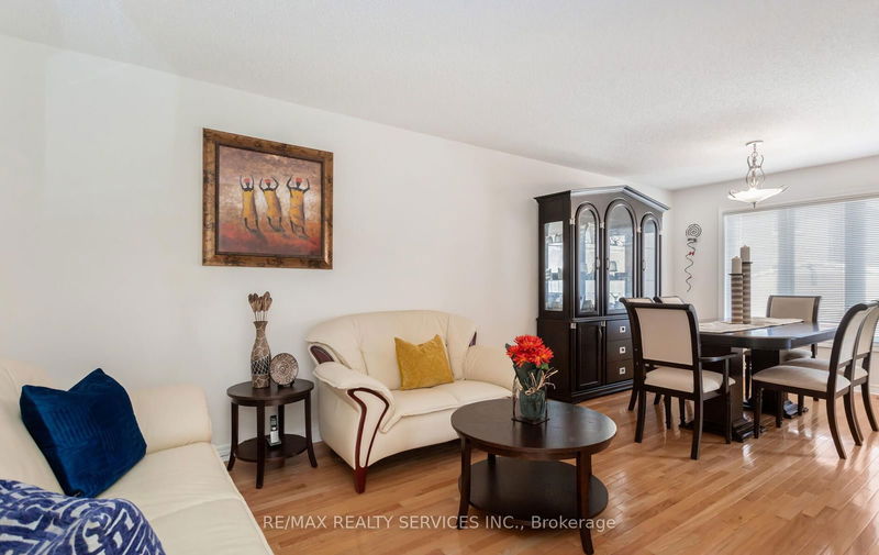 52 Sunny Glen Cres  Brampton, L7A 2C6 | Image 6