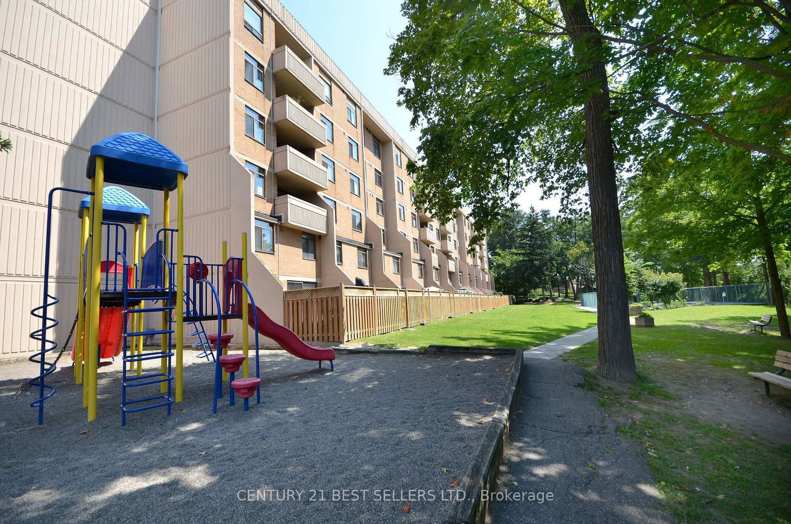 Listing Image 4