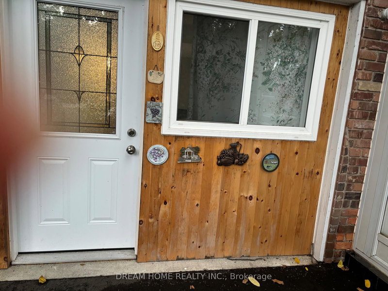 Room A - 850 Clarkson Rd S, Mississauga, L5J 2V3 | Image 2