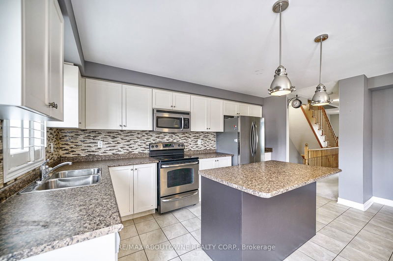  25 - 2006 Trawden Way  Oakville, L6M 0M1 | Image 12