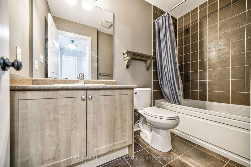  25 - 2006 Trawden Way  Oakville, L6M 0M1 | Image 27