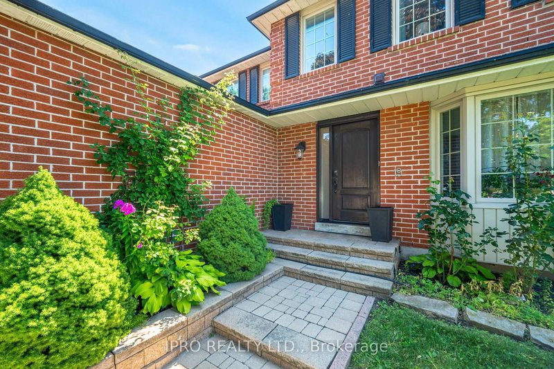 19 Talgarth Rd S, Toronto, M9B 6H1 | Image 2