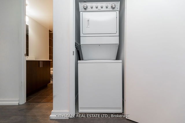 2205 - 1420 Dupont Street