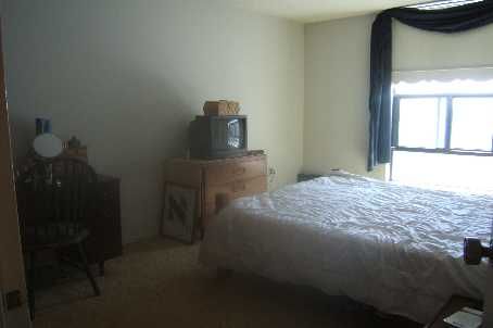 407 - 21 Knightsbridge Rd, Brampton, L6T3Y1 | Image 3