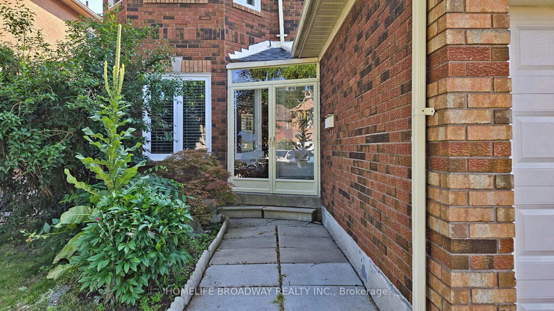 5202 Buttermill Crt, Mississauga, L5V 1S4 | Image 2