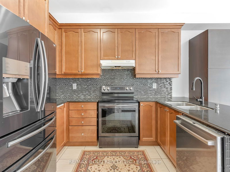 33 Baby Pointe Tr  Brampton, L7A 0W3 | Image 7