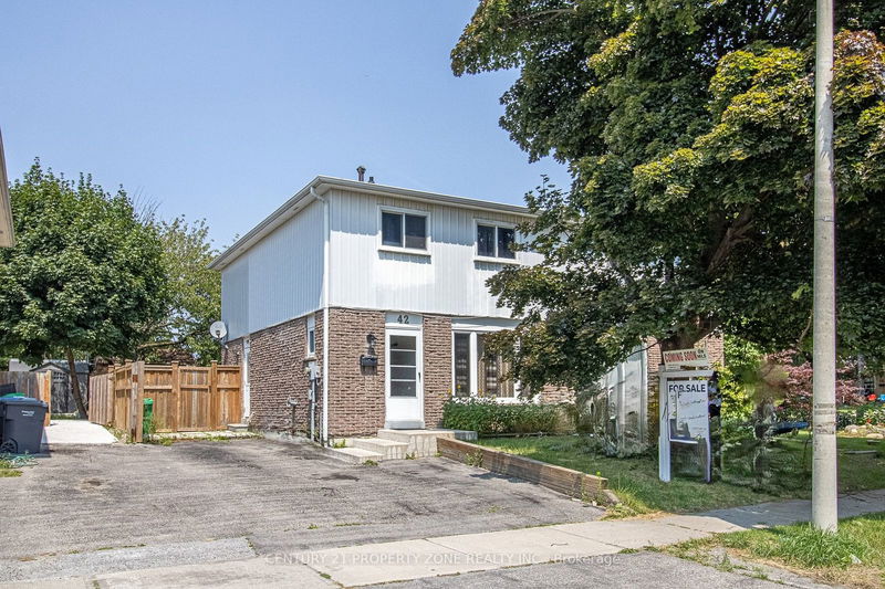 42 Lauderdale Rd  Brampton, L6V 2B7 | Image 1