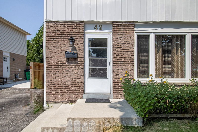 42 Lauderdale Rd  Brampton, L6V 2B7 | Image 3