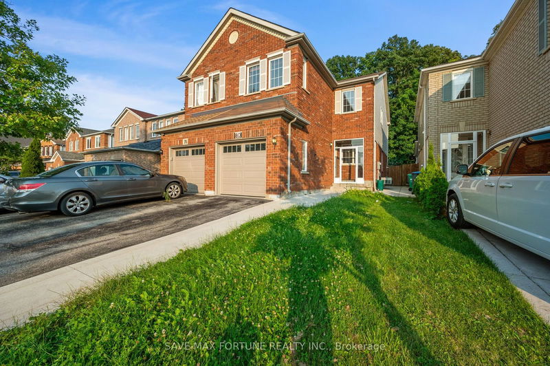 80 Bunchberry Way  Brampton, L6R 2E8 | Image 2