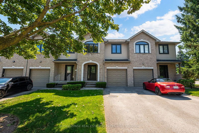 home for lease on 2-2110 Headon Road