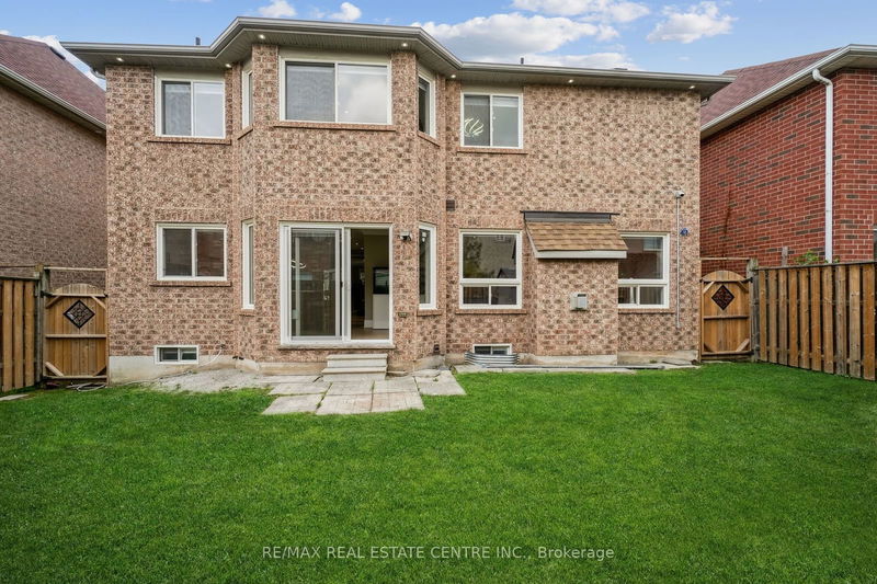 12 Ferncroft Pl  Brampton, L7A 2Z6 | Image 39