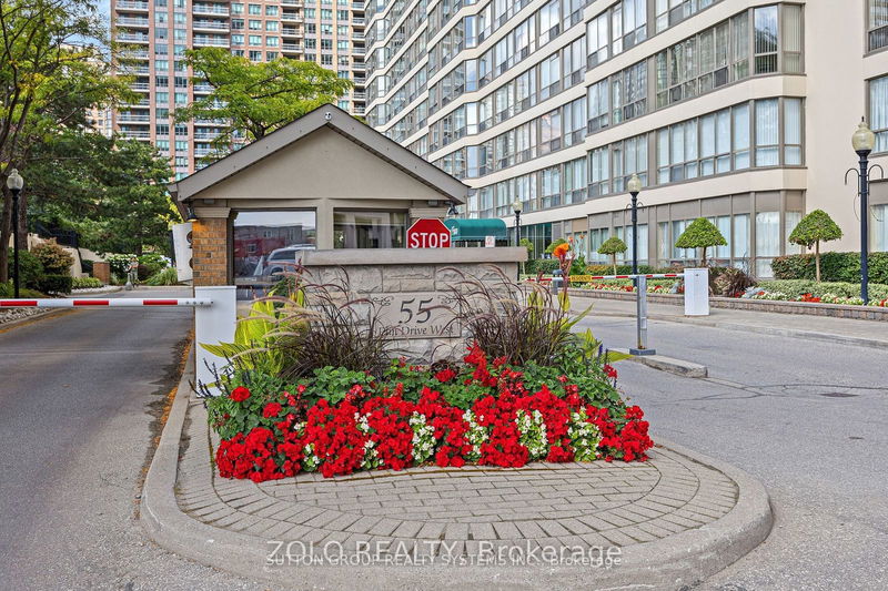 home for lease on 1104-55 Elm Drive W