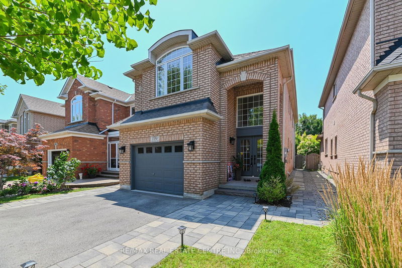 2498 Longridge Cres, Oakville, Ontario (MLS W9232957)