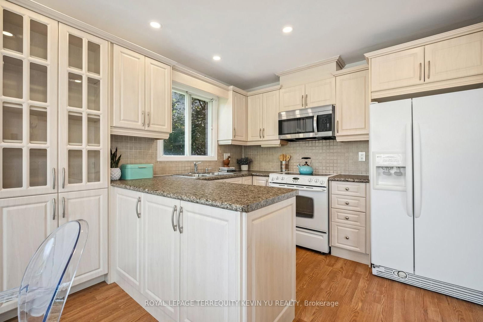 Listing Image 7