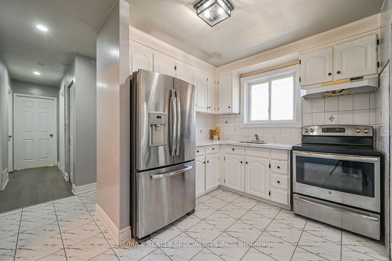 110 Rutherford Rd  Brampton, L6V 2J2 | Image 13