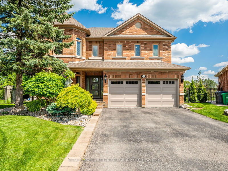 7 Vantagebrook Crt  Caledon, L7E 1J3 | Image 1