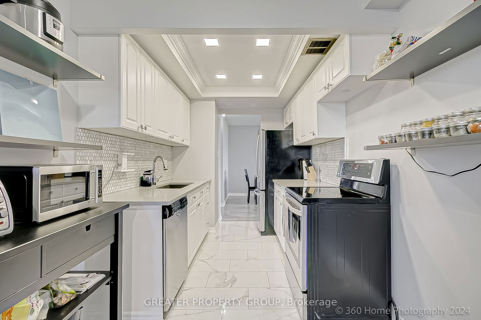 Listing Image 0