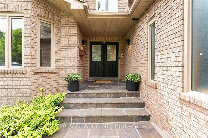 15 Eastglen Cres  Toronto, M9B 4P6 | Image 3