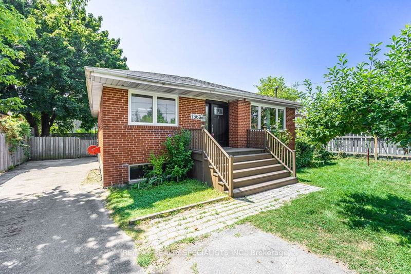home for lease on Lower-1362 Cawthra Road