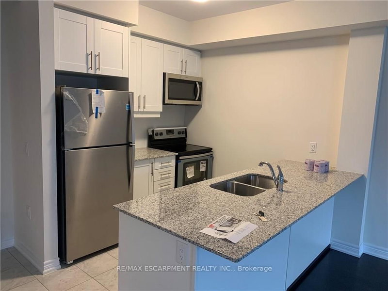 211 - 2370 Khalsa Gate, Oakville, L6M 1P5 | Image 3