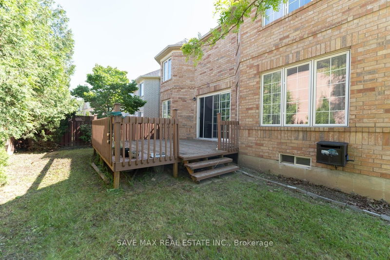 1 Casa Lane  Brampton, L6P 1H7 | Image 37