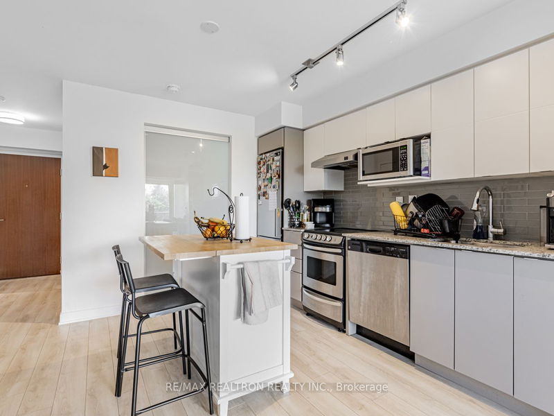  512 - 160 Flemington Rd  Toronto, M6A 2N9 | Image 11